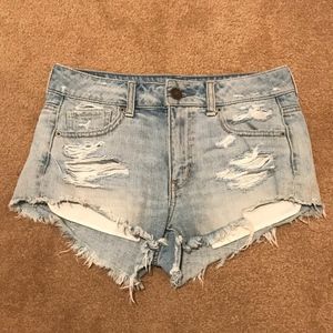 Jean Shorts: American Eagle, light wash